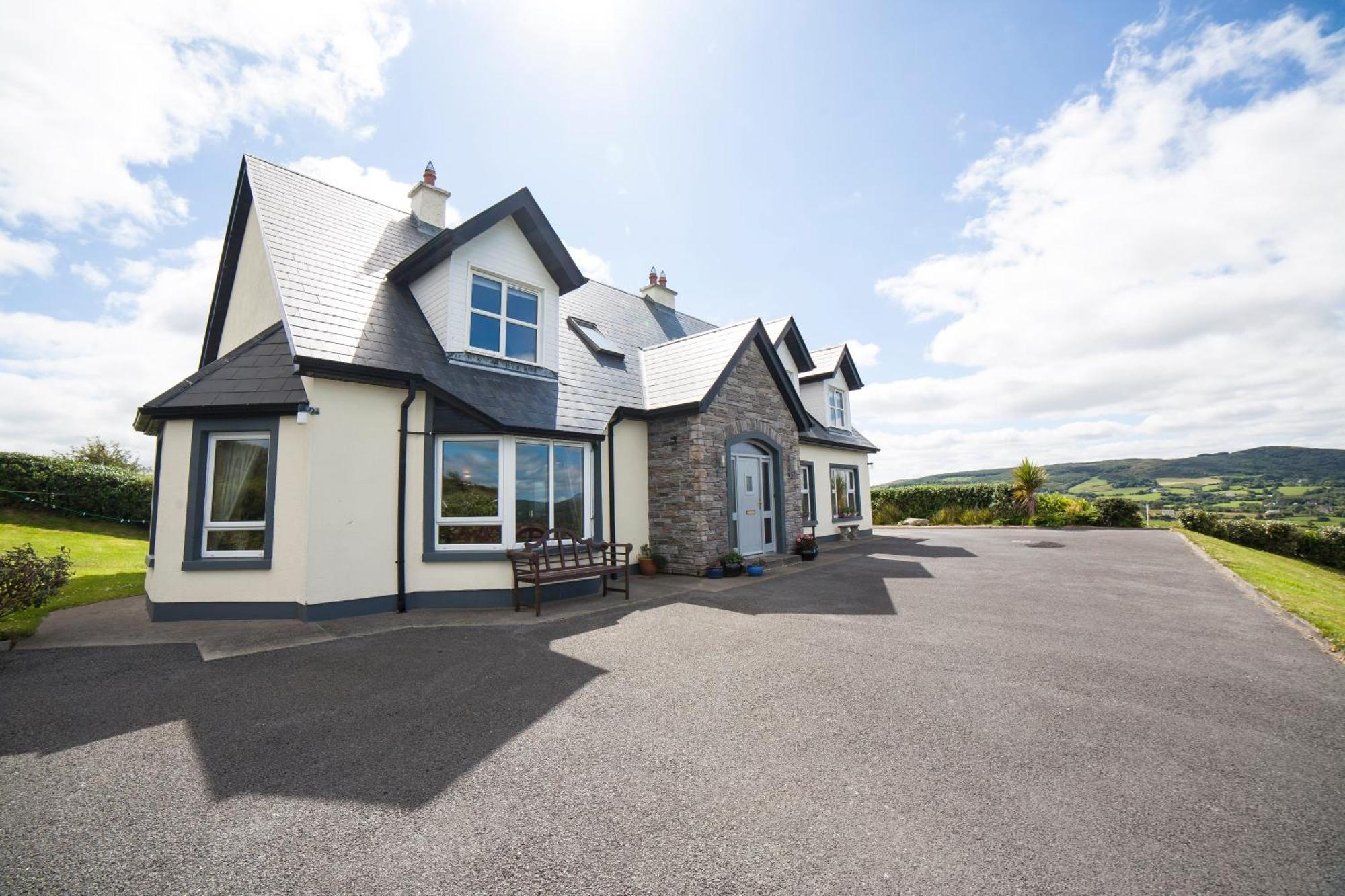 Farnaught House Apartamento Westport Exterior foto
